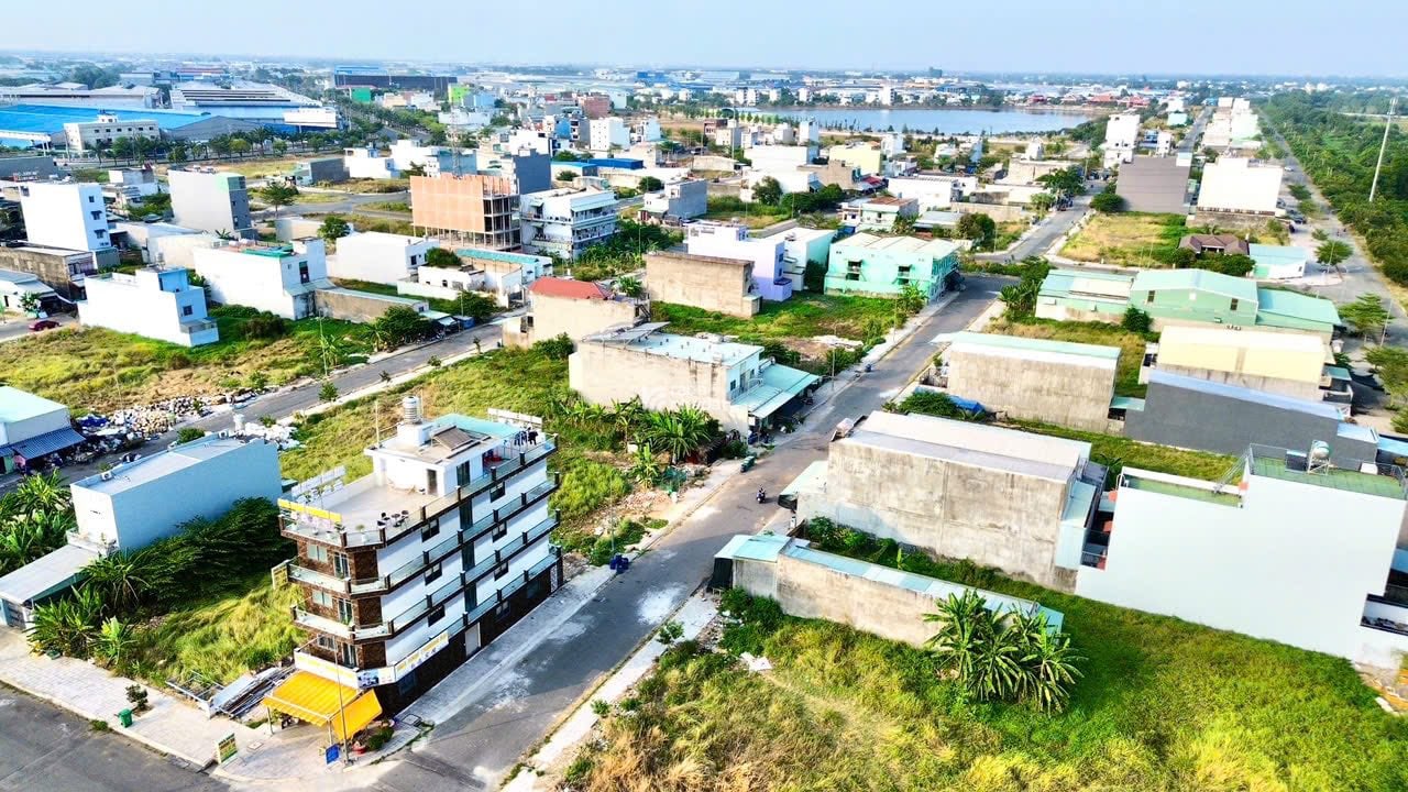 Chính chủ gửi bán lô view cực đẹp, ngay trục đường Võ Văn Kiệt nối dài, SHR