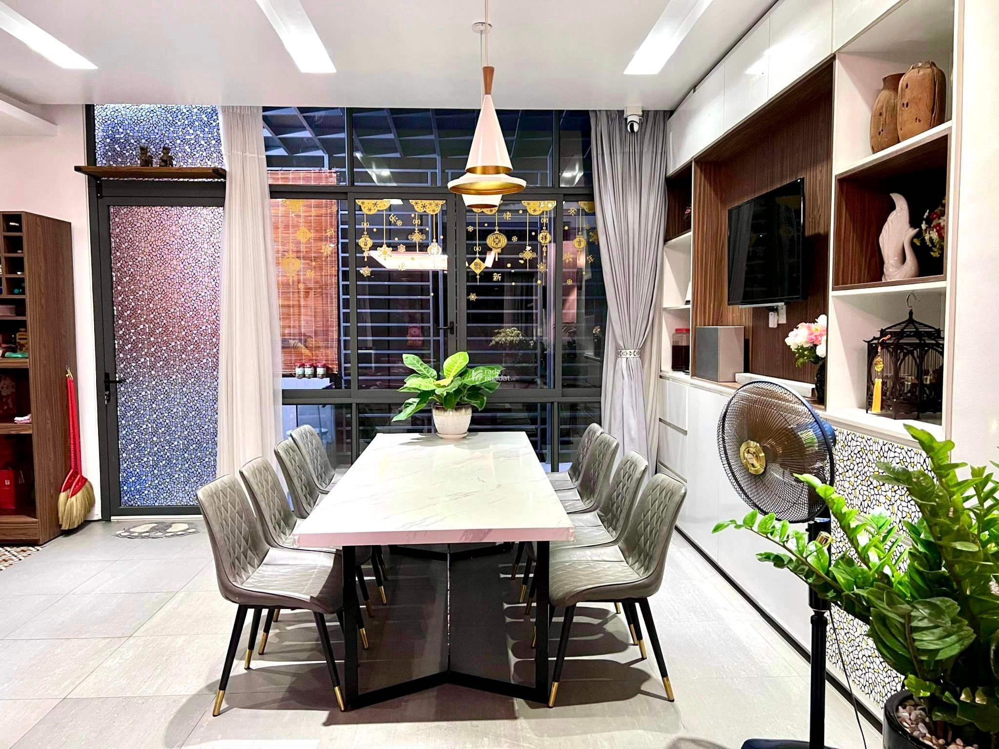 KHU BIỆT THỰ BÊN SÔNG SÀI GÒN - 5 TẦNG ( 8 X 20M ) - CÔNG VIÊN TRƯỚC NHÀ - SAU VIEW SÔNG CỰC ĐẸP