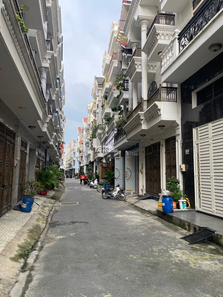 Các trục đường chính: Tây Lân, Hương Lộ 2, Liên Ấp 1-2-3, Cây Cám, Kênh Tham Lương...