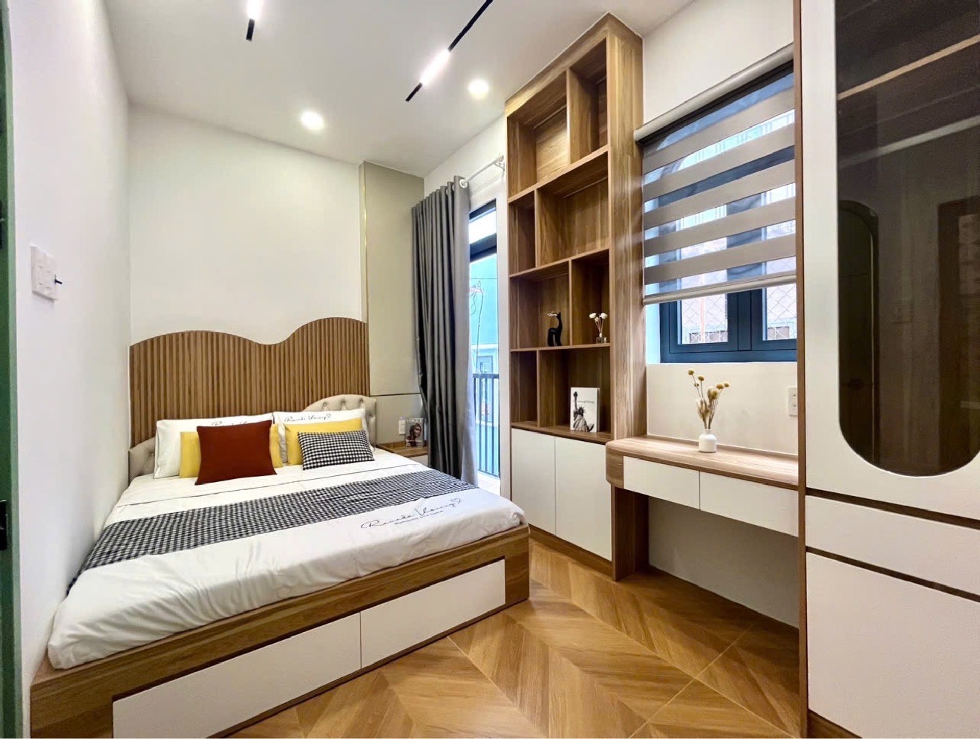 HẺM 3M THÍCH QUẢNG ĐỨC, PHÚ NHUẬN, 20M2 MỚI Ở NGAY. GIẢM 200TR CHỈ 5T