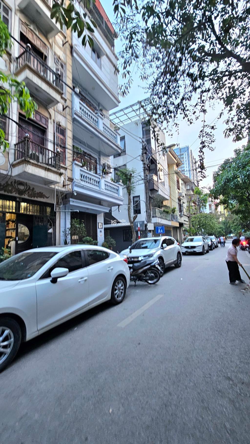 BÁN NHÀ BIỆT THỰ    : Vĩnh Hưng , có. gara ô tô, nhà rộng   5 tầng , mặt tiền 5m , 25  tỷ,  