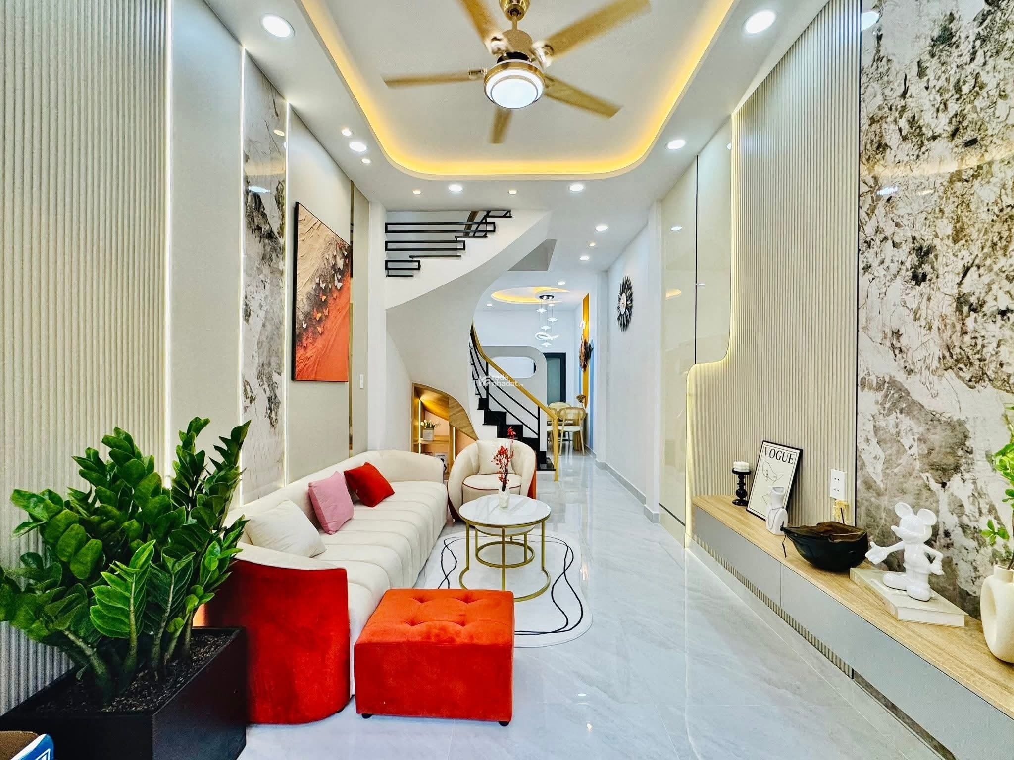 Bán ngay nhà Tầm Vu P26 Bình Thạnh 45m2, giá còn 3ty9 TL, HXH, Sổ hồng riêng