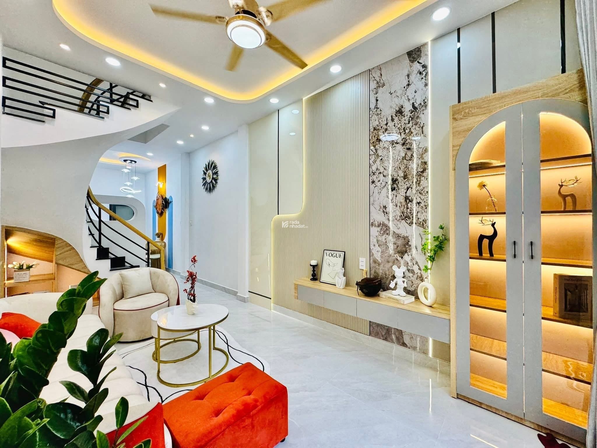 Bán ngay nhà Tầm Vu P26 Bình Thạnh 45m2, giá còn 3ty9 TL, HXH, Sổ hồng riêng