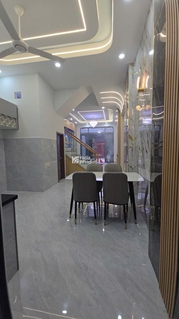 CĂN NHÀ ĐẸP GIÁ TỐT – CỔNG VINHOMES Q9 – HXH – 4,98 TỶ