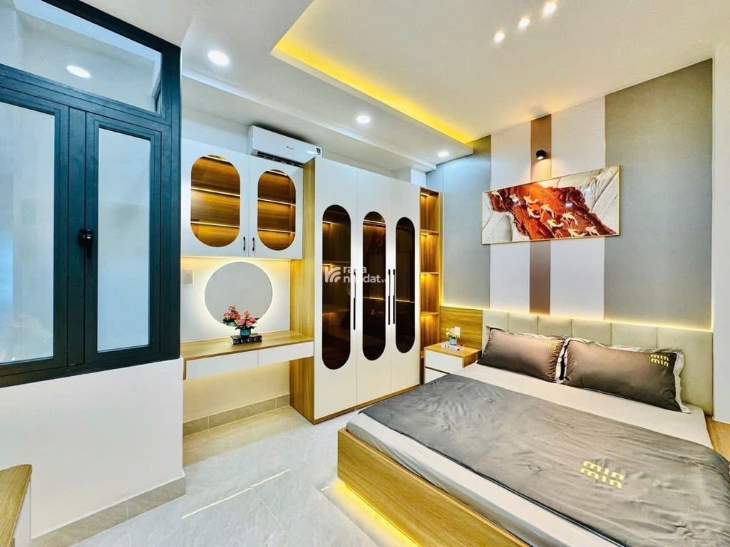 Bán nhà phố 4 tầng đẹp mới Khu an ninh dan trí cao,. gần mặt tiền đường. Gần Emart2