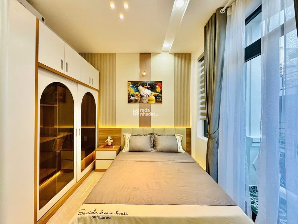 Bán nhà phố 4 tầng đẹp mới Khu an ninh dan trí cao,. gần mặt tiền đường. Gần Emart2
