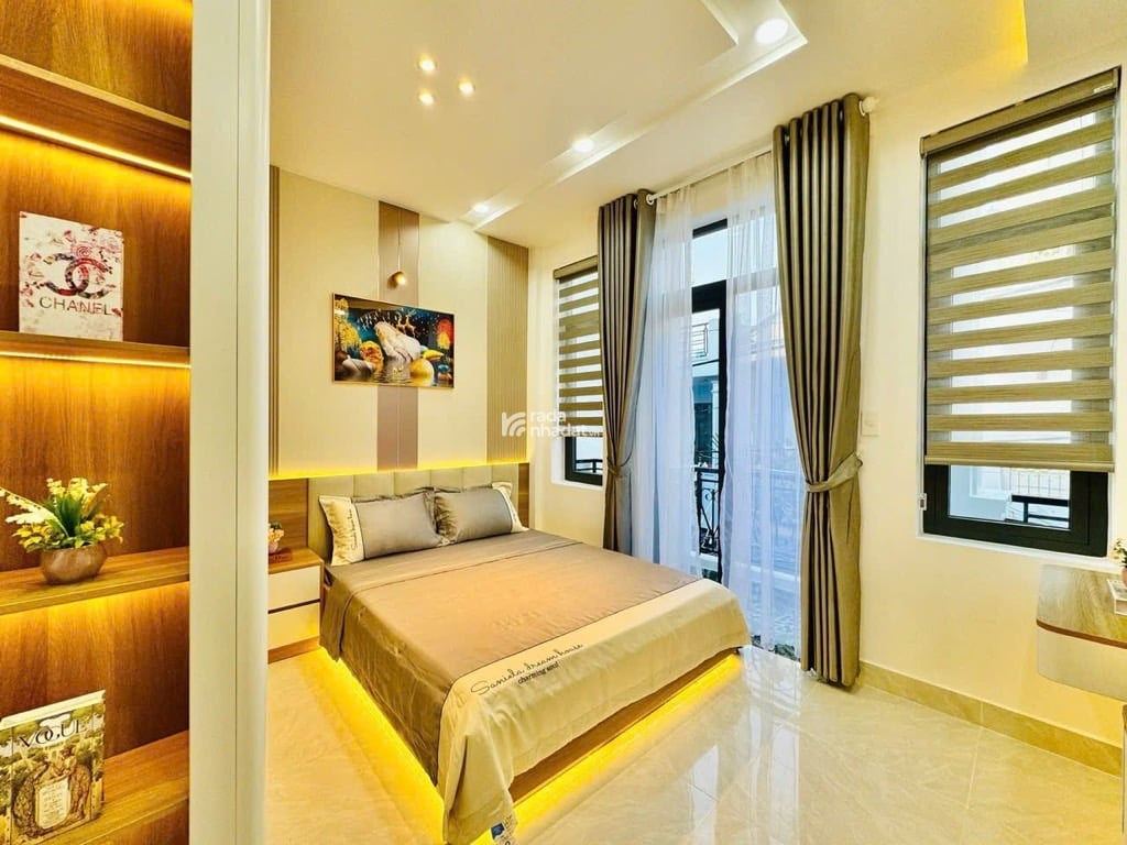 Bán nhà phố 4 tầng đẹp mới Khu an ninh dan trí cao,. gần mặt tiền đường. Gần Emart2