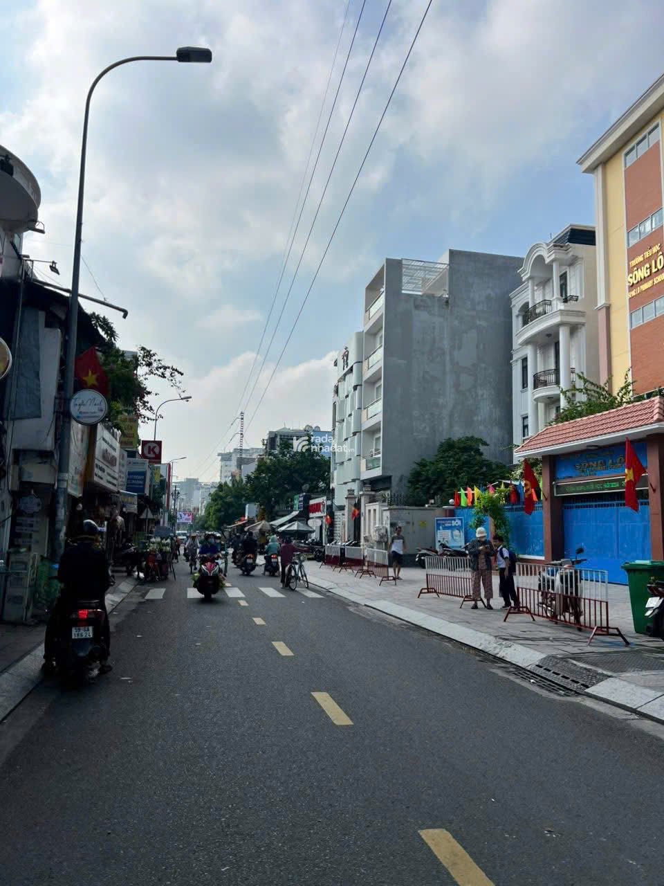 SIÊU PHẨM 95 tỷ! Bán tòa nhà MT Phan Xích Long, Q.PN  9x29m 4 tầng