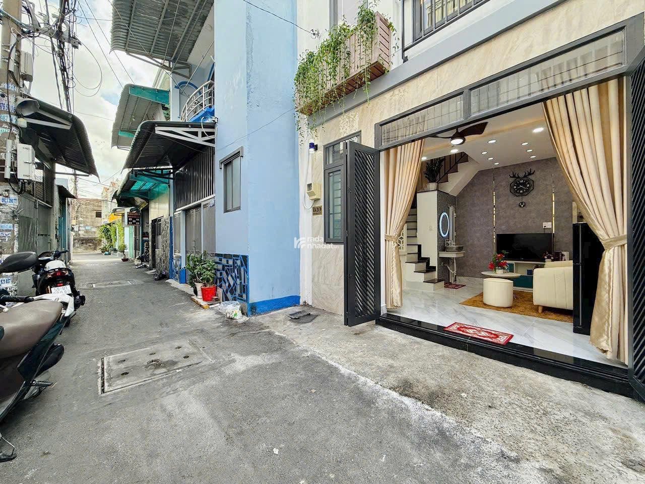 Bán gấp nhà 3 lầu ngay bến xe miền tây đường Nguyễn Hới, Bình Tân, SHR giá 2 tỷ 350 TL