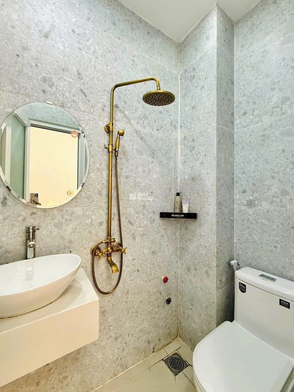 Bán gấp nhà 3 lầu ngay bến xe miền tây đường Nguyễn Hới, Bình Tân, SHR giá 2 tỷ 350 TL