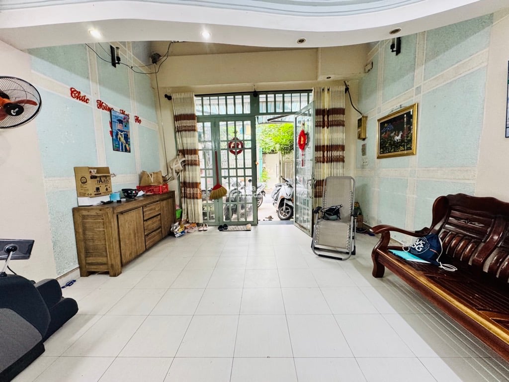 HẺM XE HƠI SÁT VÁCH. HOÀNG HOA THÁM, PHÚ NHUẬN, 90M2 MỚI Ở NGAY. GIẢM 550TR CHỈ CÒN 17.5T TL 