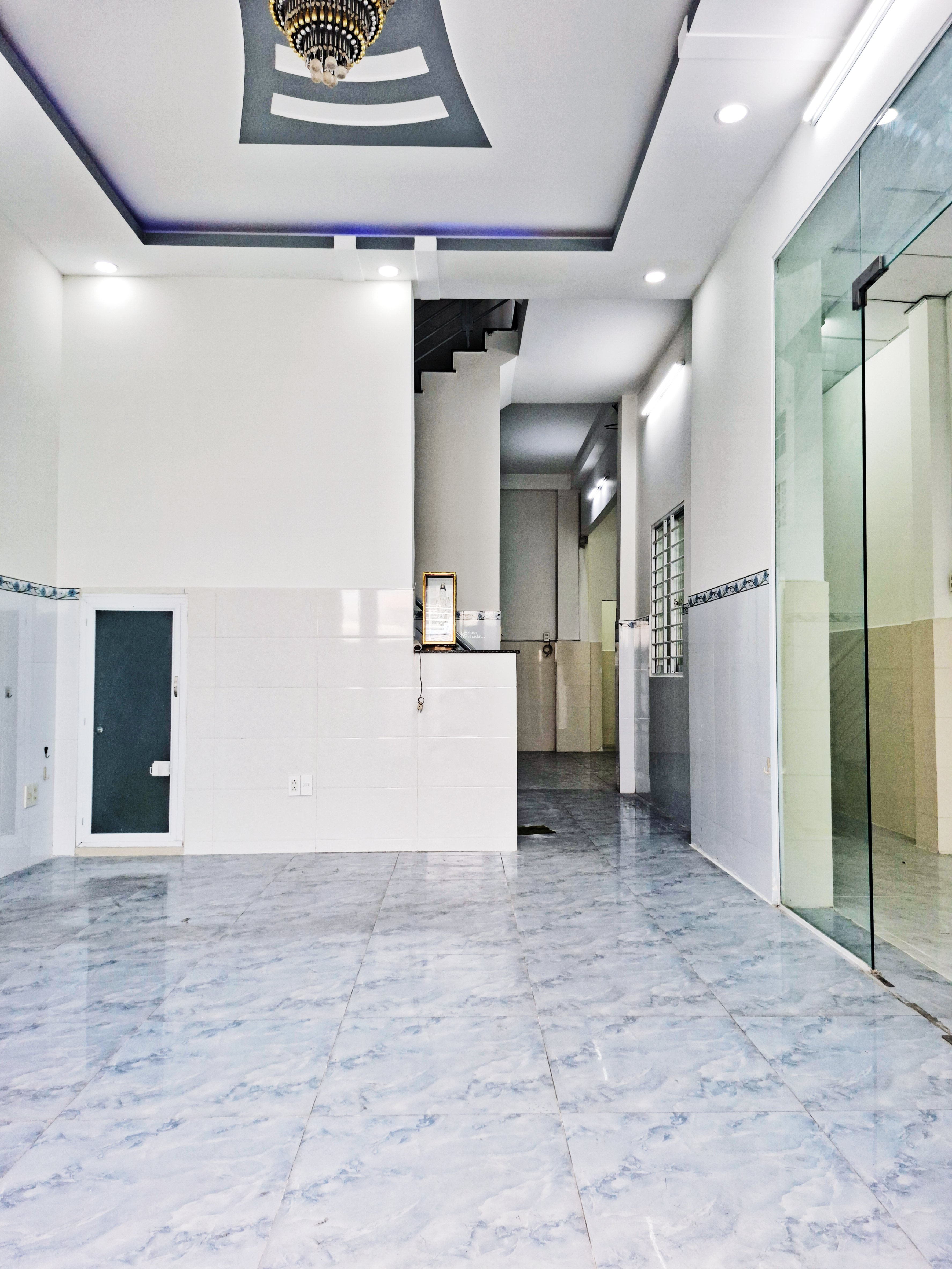 BT - 3 tầng đúc - Gần Aeon mall Tên Lửa - 100m2 (5.6x18m) - hẻm ô tô vào nhà - pháp lý chuẩn