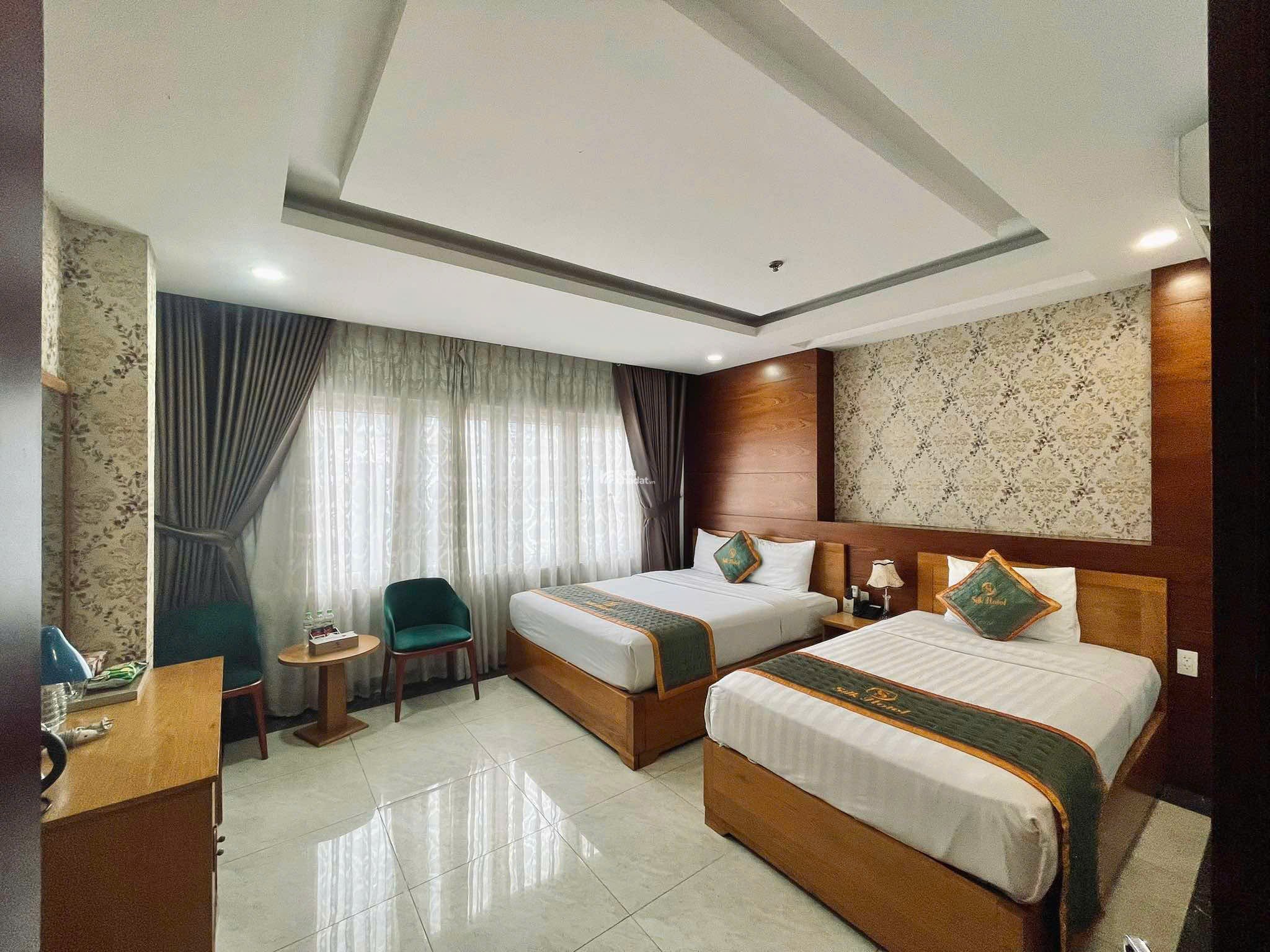 KHÁCH SẠN NGAY SÂN BAY TÂN SƠN NHẤT DÒNG TIỀN 300TR/THÁNG - GẤP BÁN GIẢM MẠNH 4.5 TỶ