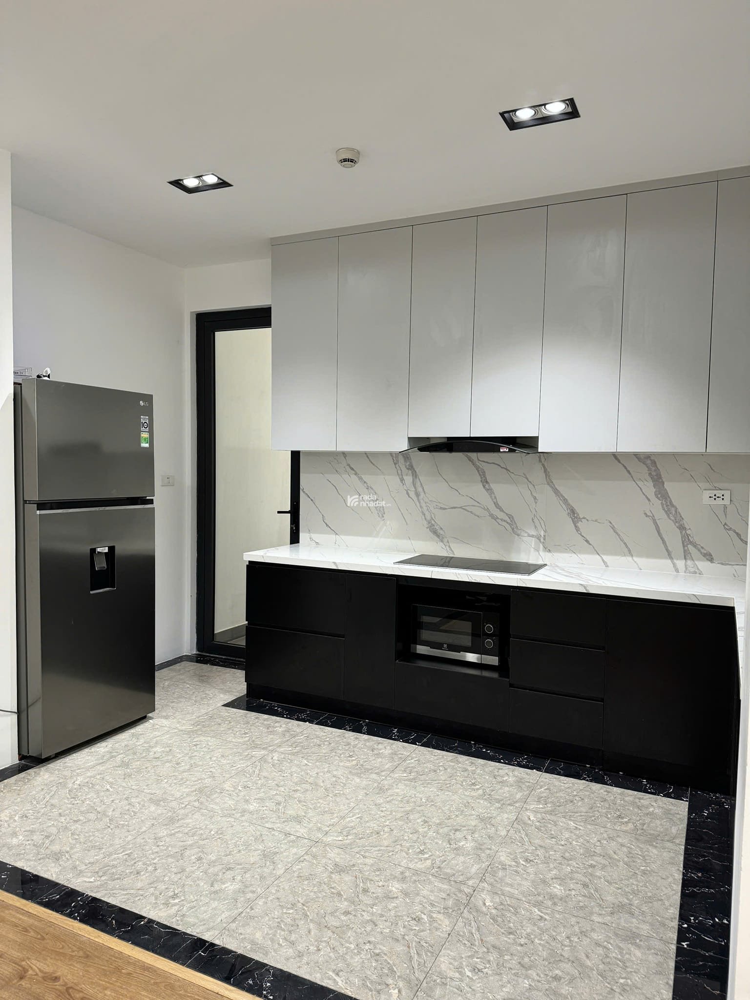 Chính chủ bán nhanh căn 3PN full nội thất xịn 100.7m2 NO CT2 The Zei Lê Đức Thọ