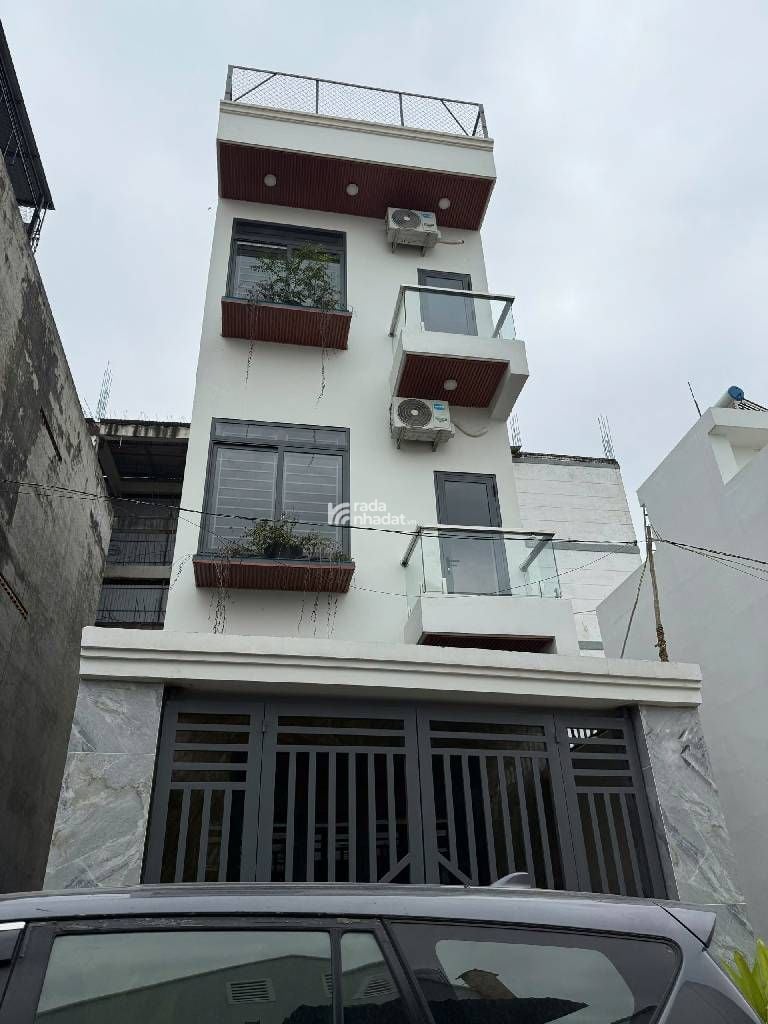 Bán nhà đẹp 3 tầng, hẻm ô tô vào tận nhà, cách Lê Văn Việt 150m – giá 6.25 tỷ (Long Thạnh Mỹ, Q9)