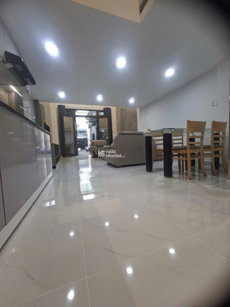 NHÀ MỚI TINH THIẾT KẾ SANG TRỌNG ĐẦY ĐỦ TIỆN ÍCH.