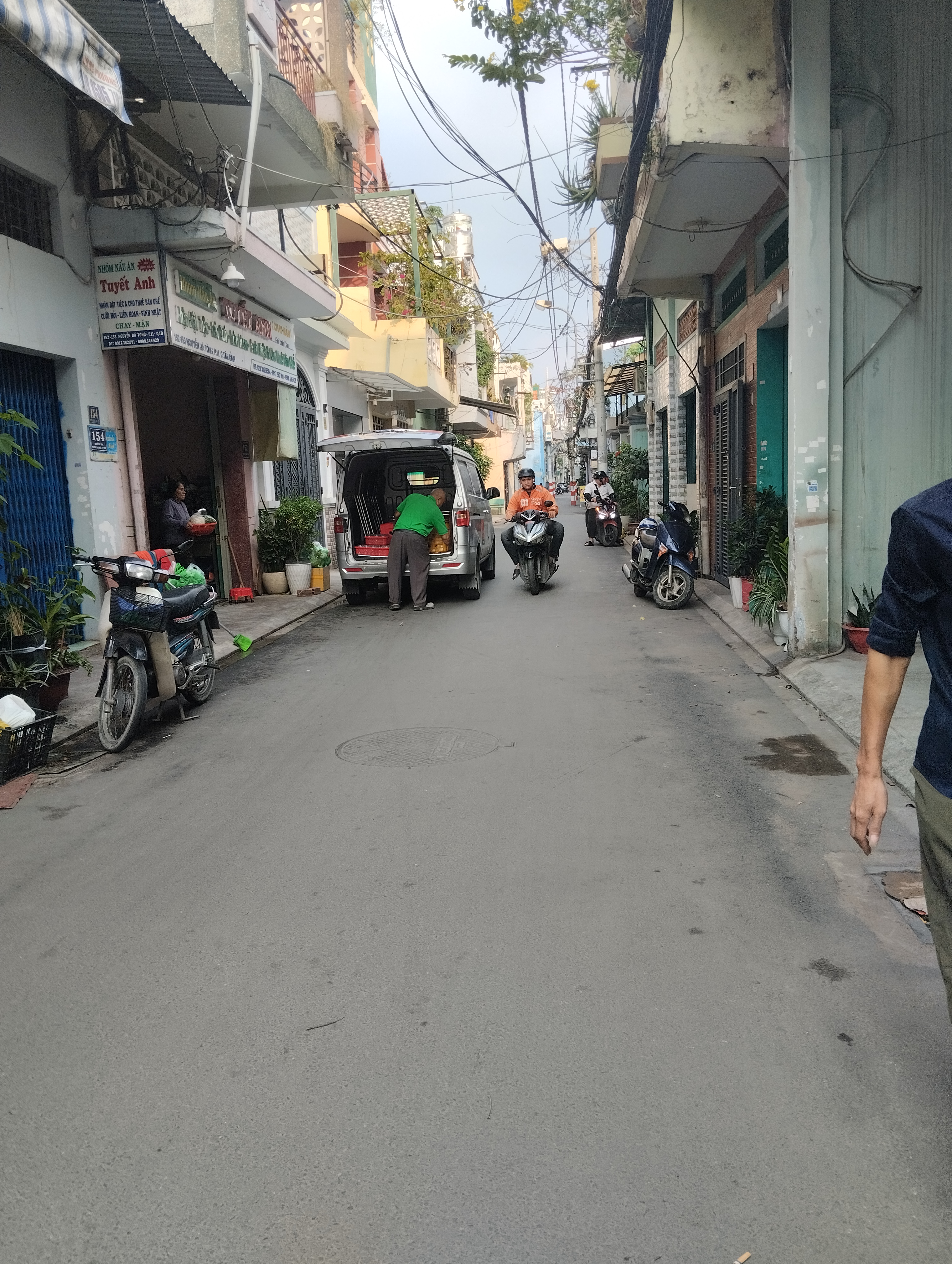 NHÀ 4 TẦNG - NGAY KHU BÀU CÁT - XE HƠI TỚI NHÀ - GẦN TRƯỜNG HỌC CÁC CẤP