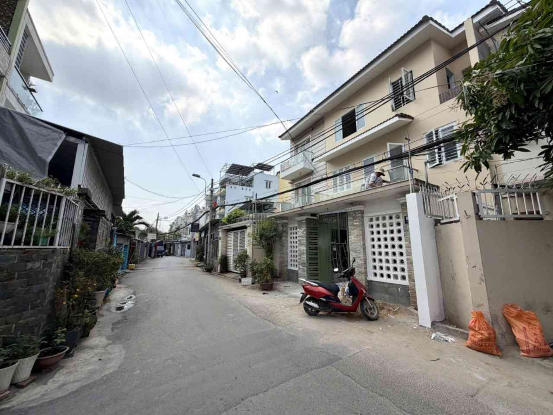 Nhà Mới Tinh , Đường 13, Vị Trí Đẹp, 3 Tầng , Mua Về Ở Liền, Bình Trưng , Quận 2