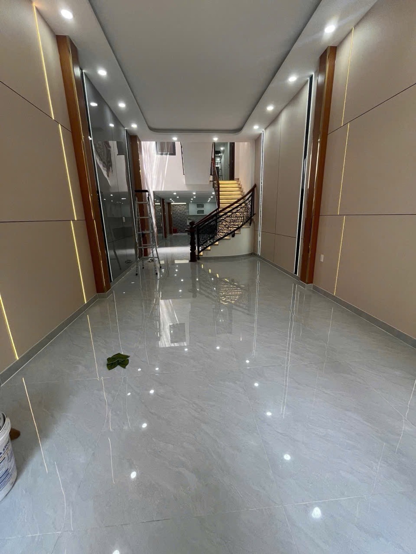 MTKD Trần Hưng Đạo, 95m2, ngang 4.5m, 4 tầng, 5PN, mới đẹp, Ở  KD, Chỉ 18 tỷ tl