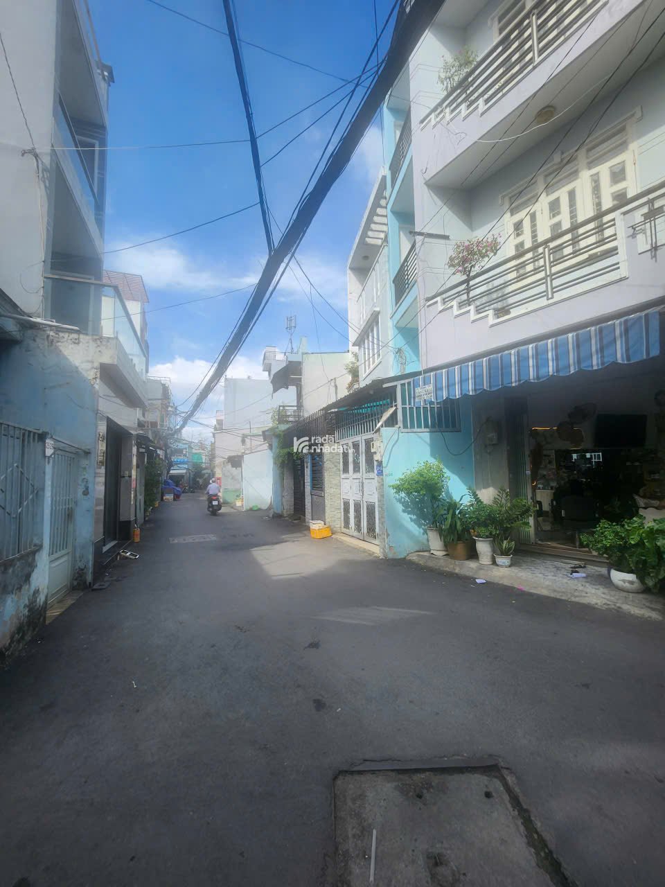 [MỚI NHẤT] NHÀ PHỐ TÂN PHÚ - HẺM XE HƠI THÔNG THOÁNG - SỔ HỒNG RIÊNG - GIÁ TỐT