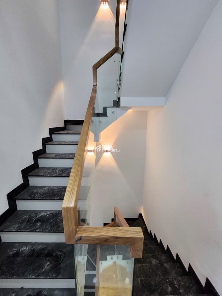 XE TẢI THÔNG 5 TẦNG CHIẾN LƯỢC BÌNH TRỊ ĐÔNG A, BÌNH TÂN DT: 4*14M- 7 TỶ 9