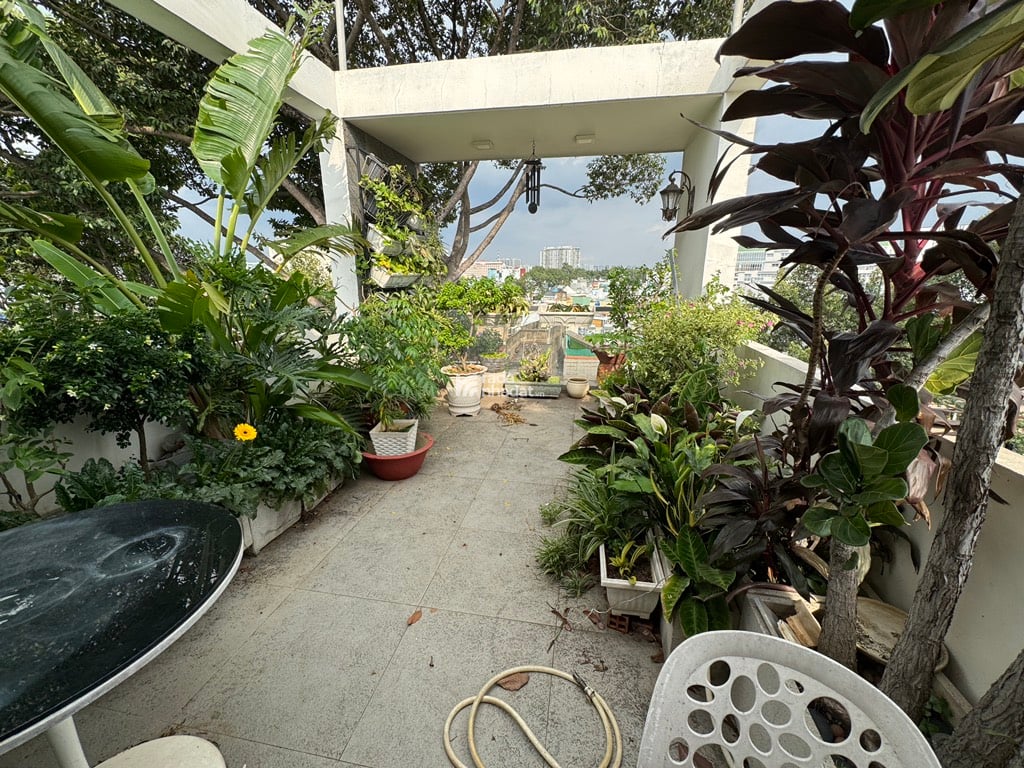 VỊ TRÍ ĐẸP, Ở VÀ KINH DOANH SIÊU TỐT - NHÀ 7 TẦNG MỚI ĐẸP THANG MÁY -  NGÃ 7 LÝ THÁI TỔ