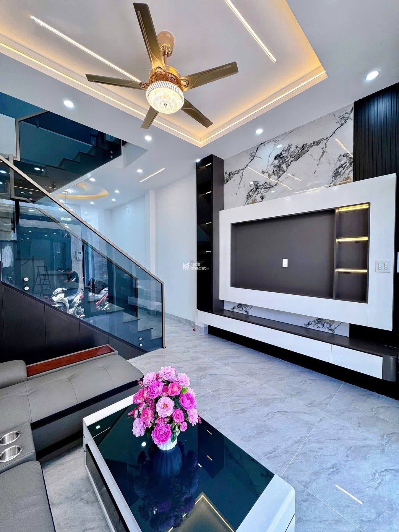Bán Nhà  P19 Q.Bình Thạnh, giá giảm còn 3TY9, HXH, nhanh tay liên hệ ngay đii
