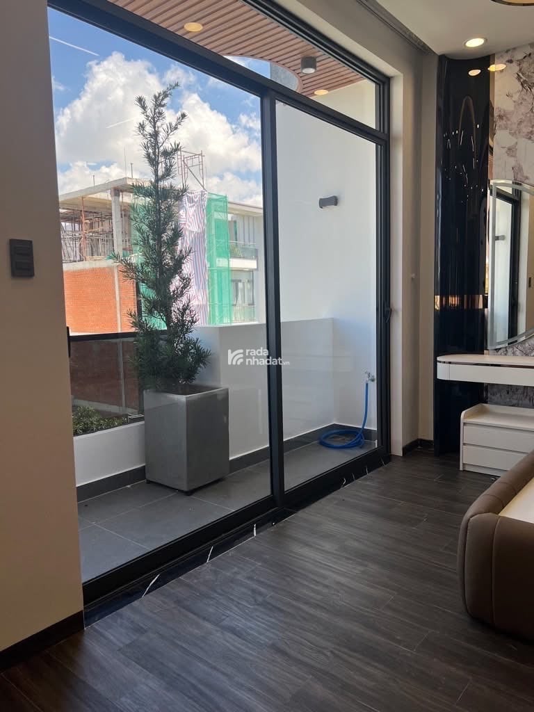 Bán Nhà Mặt Tiền Phạm Hữu Lầu, Quận 7 – Nhà Mới, Thang Máy, Nội Thất Cao Cấp- 18.6 Tỷ