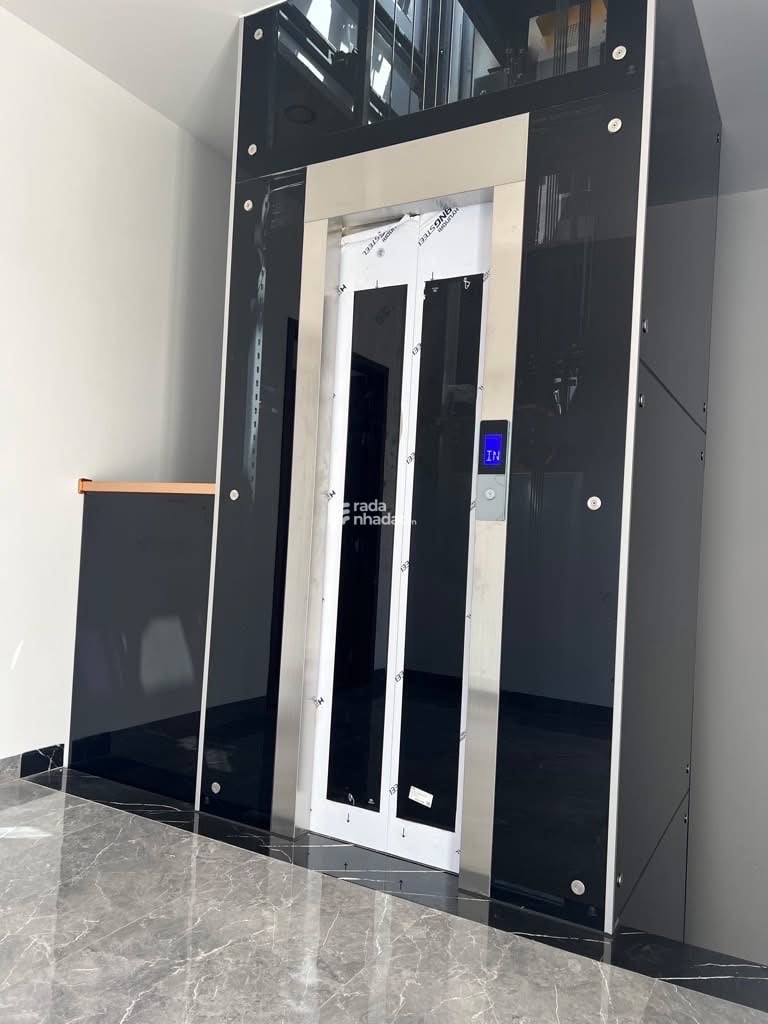 Bán Nhà Mặt Tiền Phạm Hữu Lầu, Quận 7 – Nhà Mới, Thang Máy, Nội Thất Cao Cấp- 18.6 Tỷ