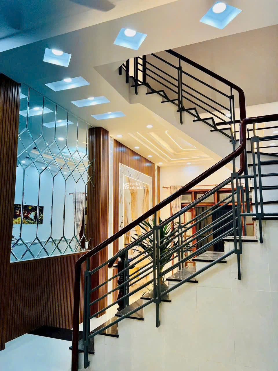 Hxh Hương Lộ 2, 56m2, 4 tầng mới tinh 4PN, chỉ 5.9 tỷ, dọn vào ở ngay