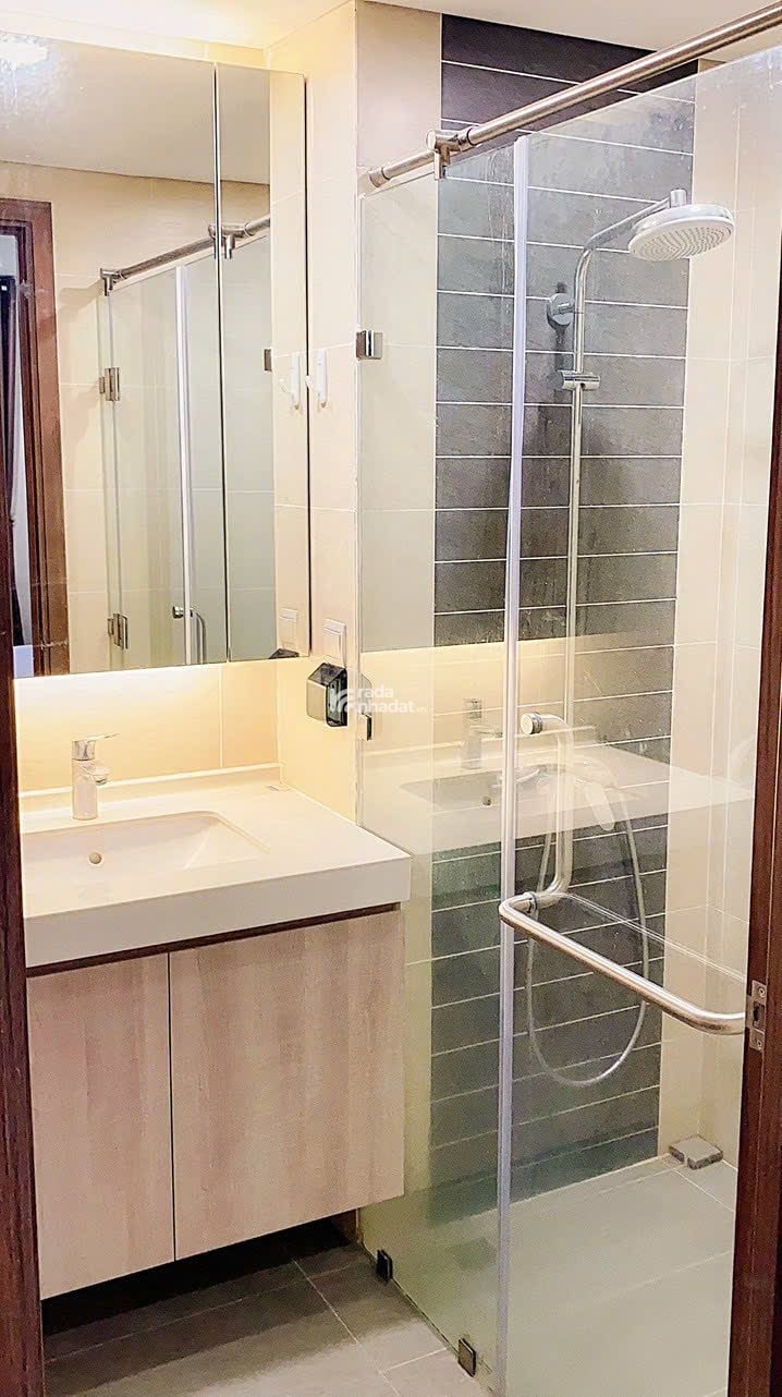 Cho thuê căn hộ Hà Đô Centrosa , quận 10 , 107m2, 3pn 2wc Full Nt Giá 25tr Lh 0933481089