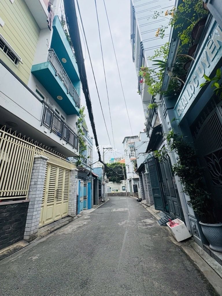 CHỈ 6.8 TỶ - 49M2 - HXT THÔNG HOÀNG HOA THÁM - PHÚ NHUẬN- NHÀ TIỆN XÂY MỚI.