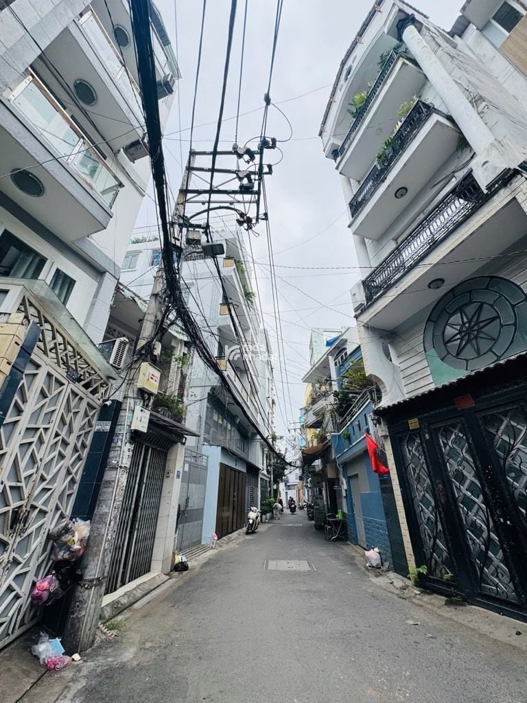 CHỈ 6.8 TỶ - 49M2 - HXT THÔNG HOÀNG HOA THÁM - PHÚ NHUẬN- NHÀ TIỆN XÂY MỚI.