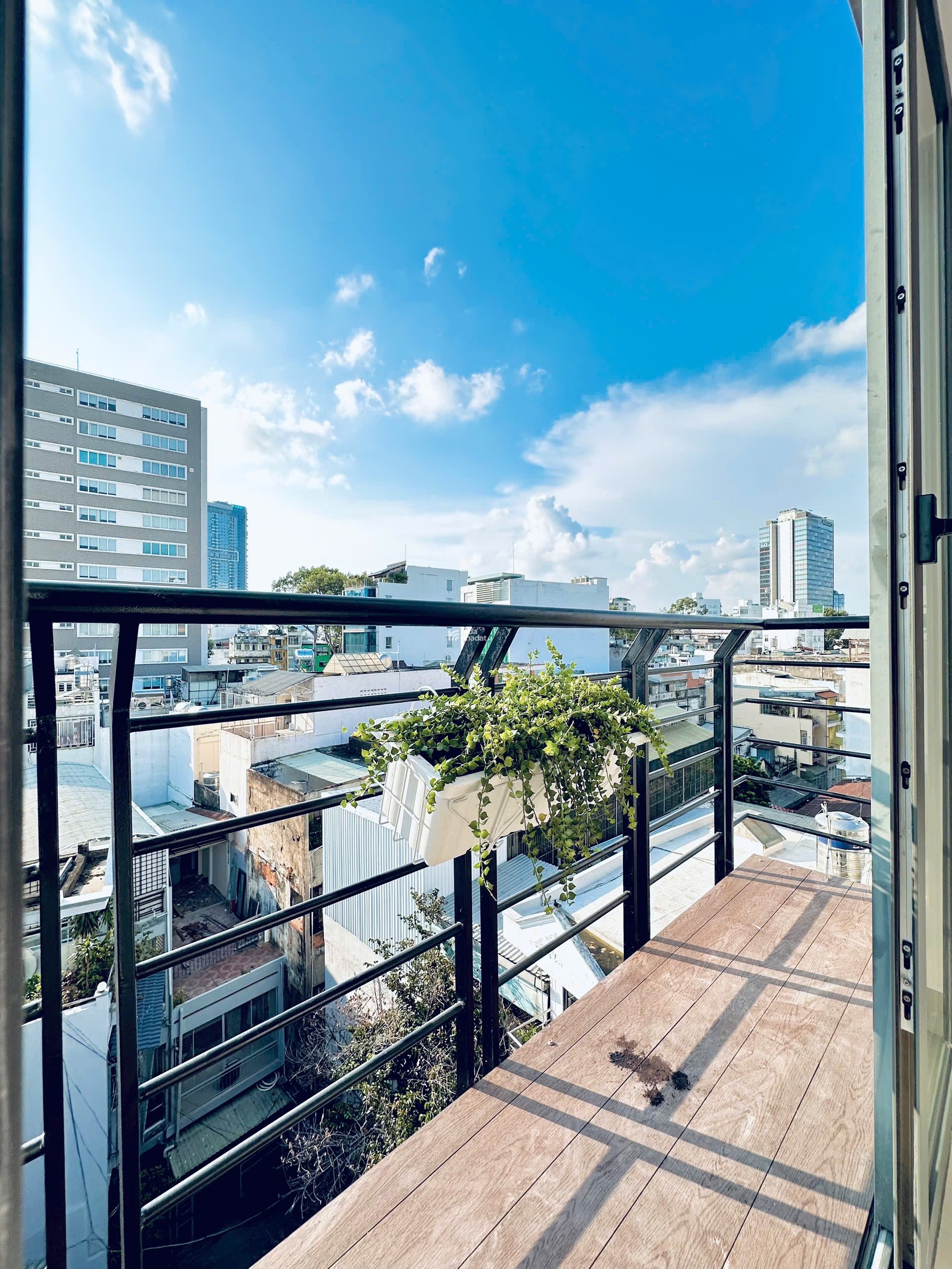 Sắp trống Căn hộ Duplex cao cấp rộng 80m2 siêu đẹp, sang, chất gần Bùi Viện Quận 1