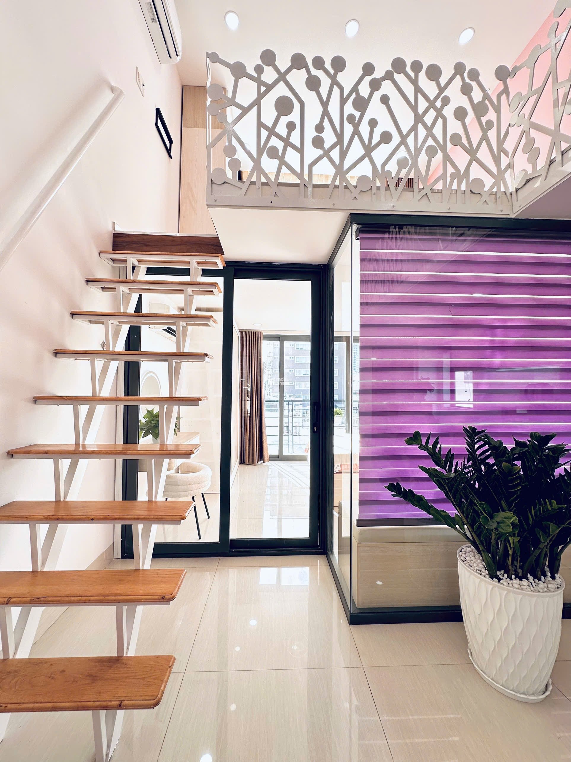 Sắp trống Căn hộ Duplex cao cấp rộng 80m2 siêu đẹp, sang, chất gần Bùi Viện Quận 1