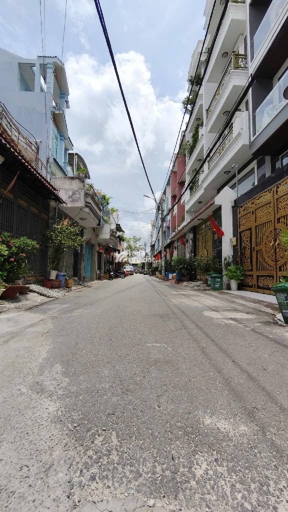Nhà bán ngay mã lò dien tích 4x14m  hẻm nhựa 8m