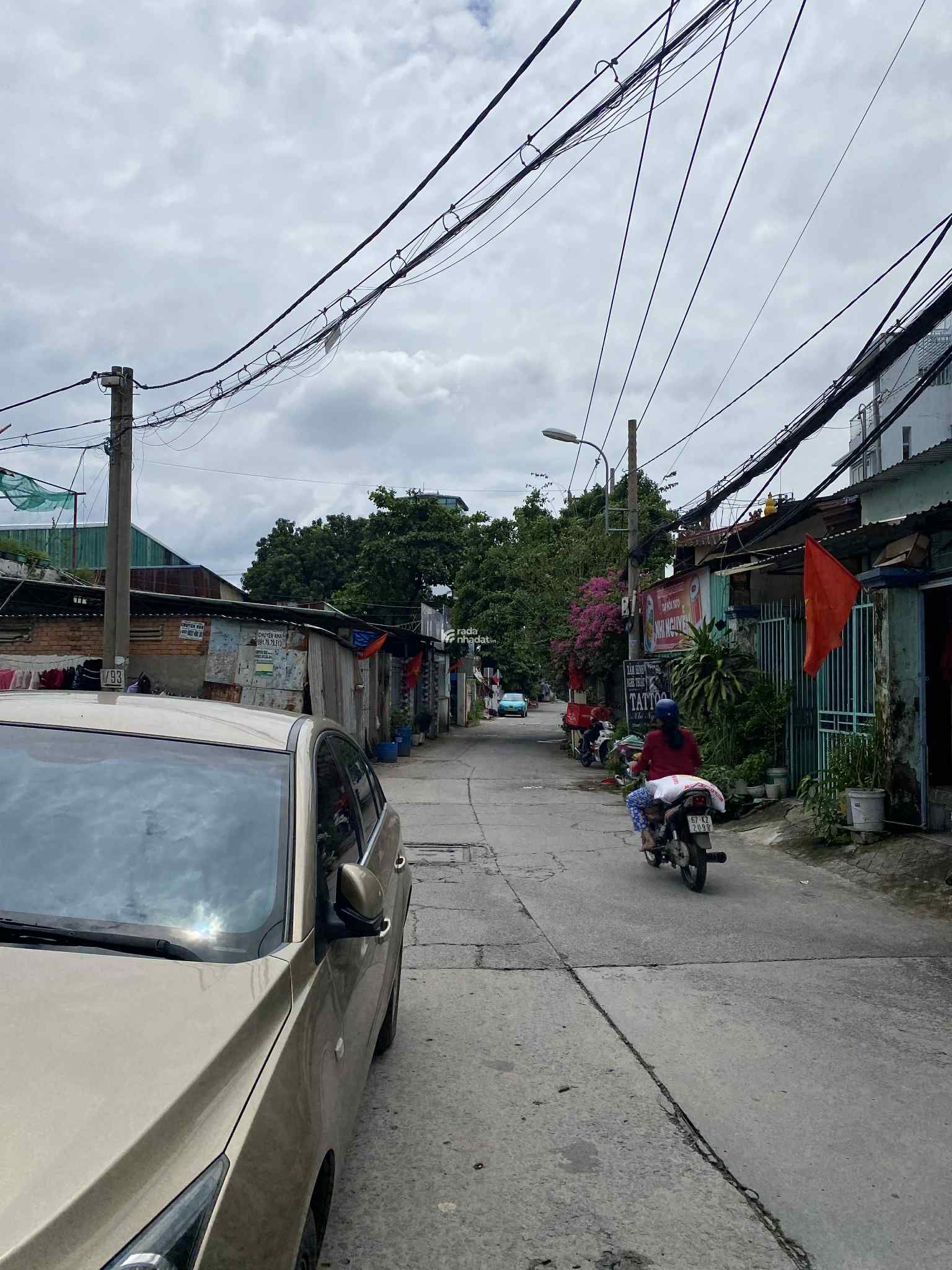 BÁN NHÀ ĐƯỜNG NGUYỄN VĂN QUÁ, HẺM XE HƠI, 4,3x19m