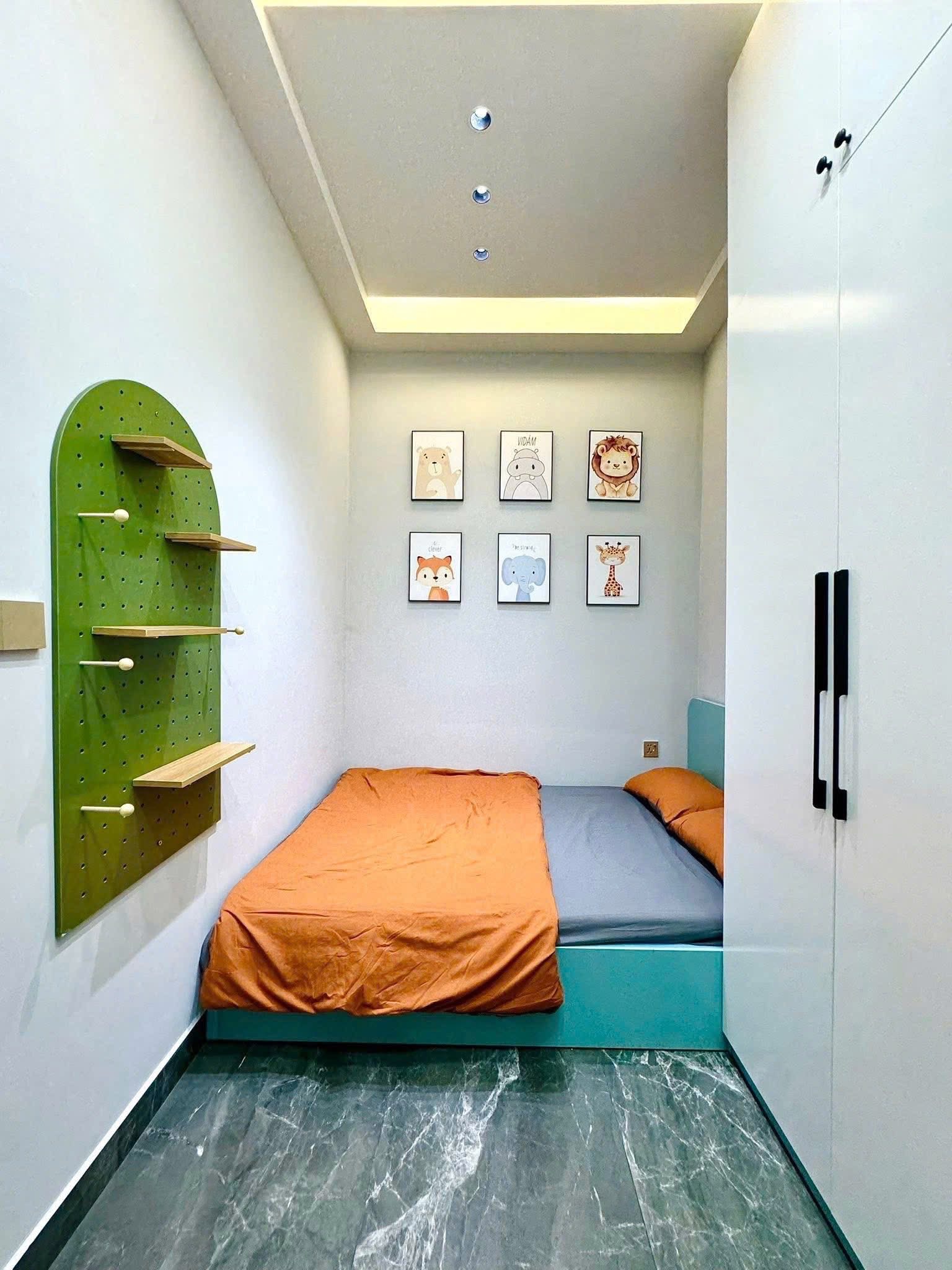 Bán gấp nhà 34m2 đầy đủ nội thất,   2Tỷ600  đường Hậu Giang P6 Quận 6 , Sổ hồng riêng