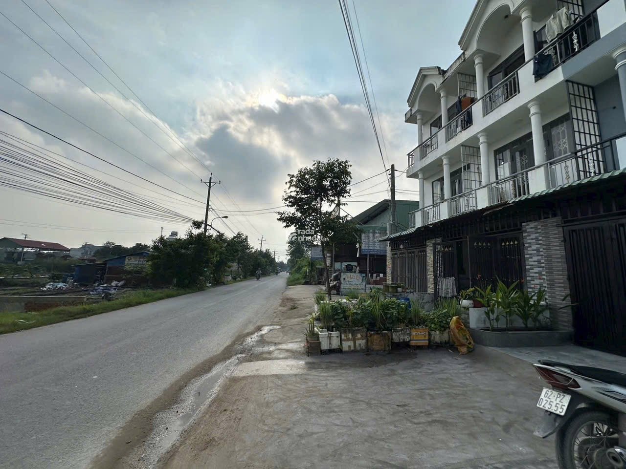 Bán nhà bến lức long an,2 lầu 4pn,4nvs