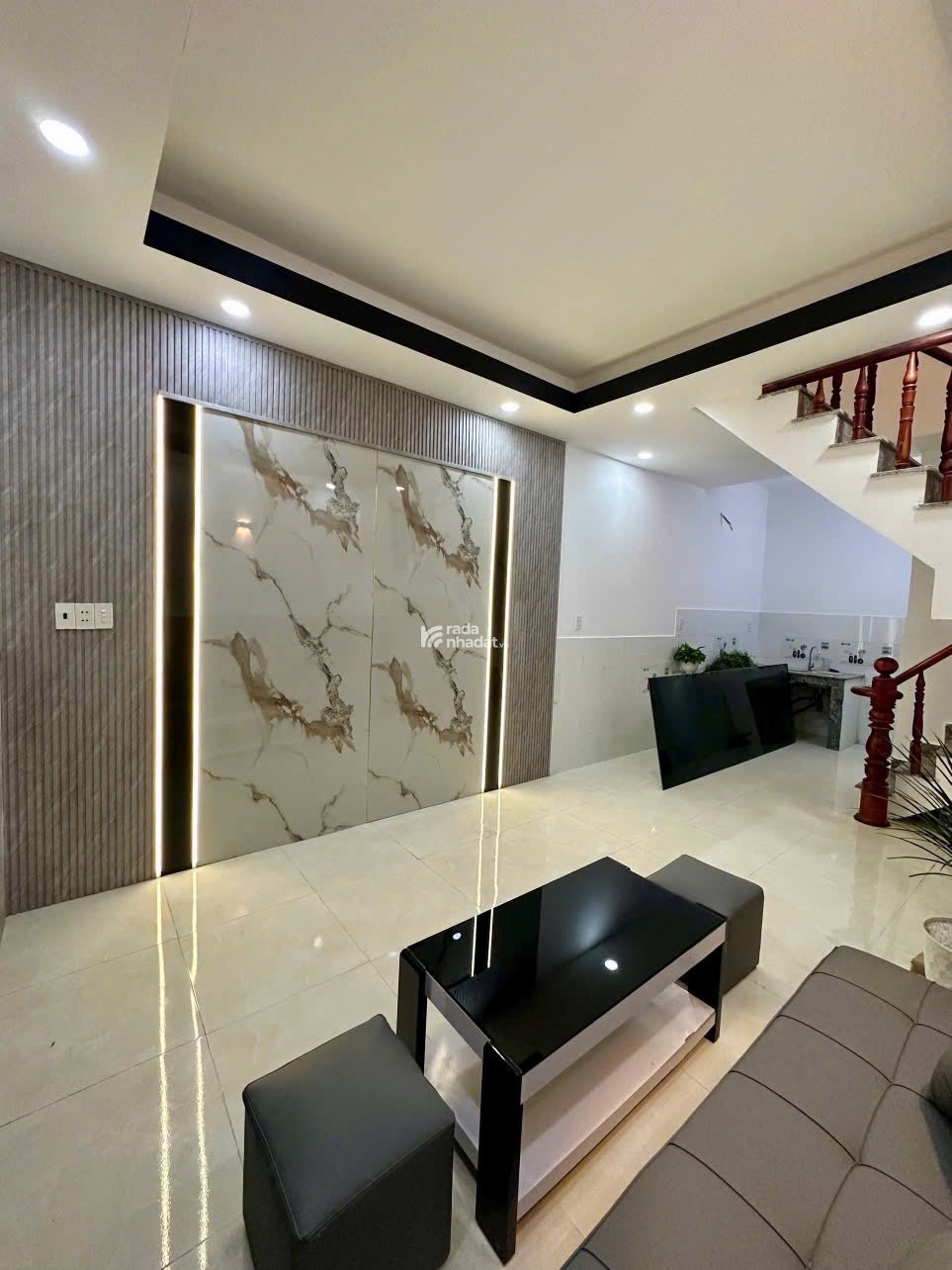 Bán nhà bến lức long an,2 lầu 4pn,4nvs