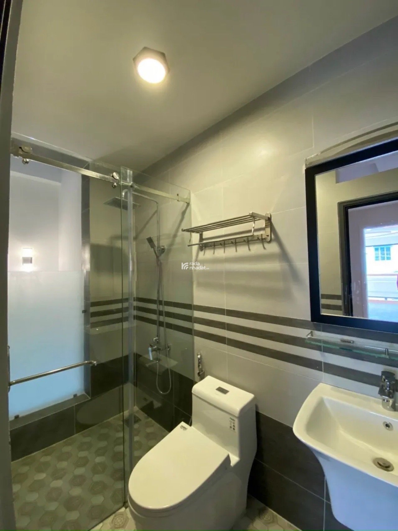 Chủ kẹt tiền bán gấp nhà Phan Đăng Lưu Phường 03 Quận Phú Nhuận DT 49.2m2 giá 4tỷ430tr