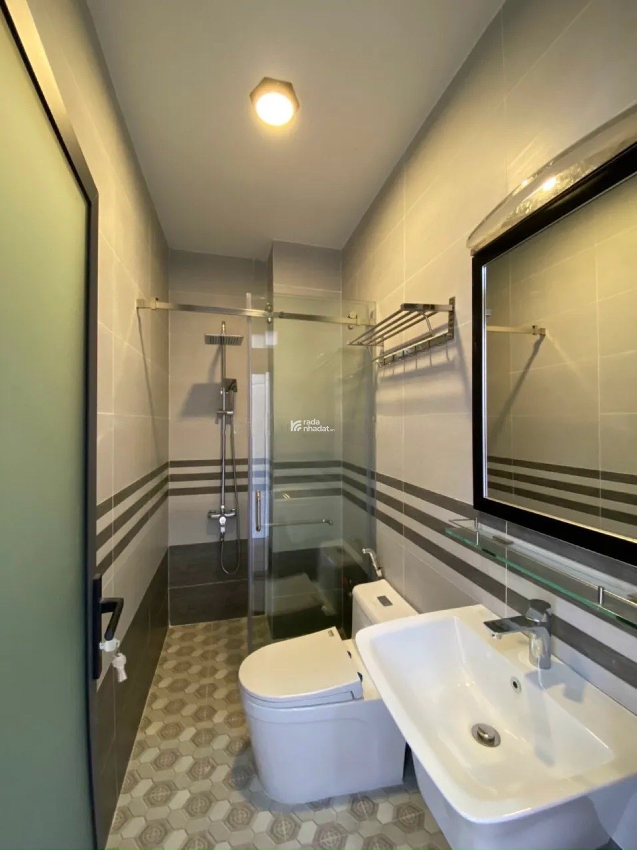 Chủ kẹt tiền bán gấp nhà Phan Đăng Lưu Phường 03 Quận Phú Nhuận DT 49.2m2 giá 4tỷ430tr