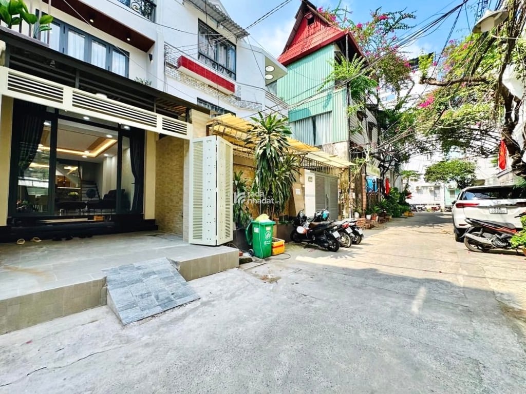 HẺM XE HƠI UNG VĂN KHIÊM, BÌNH THẠNH, 125M2 MỘT ĐỜI CHỦ XÂY. GIẢM 350TR CHỈ 13.75T