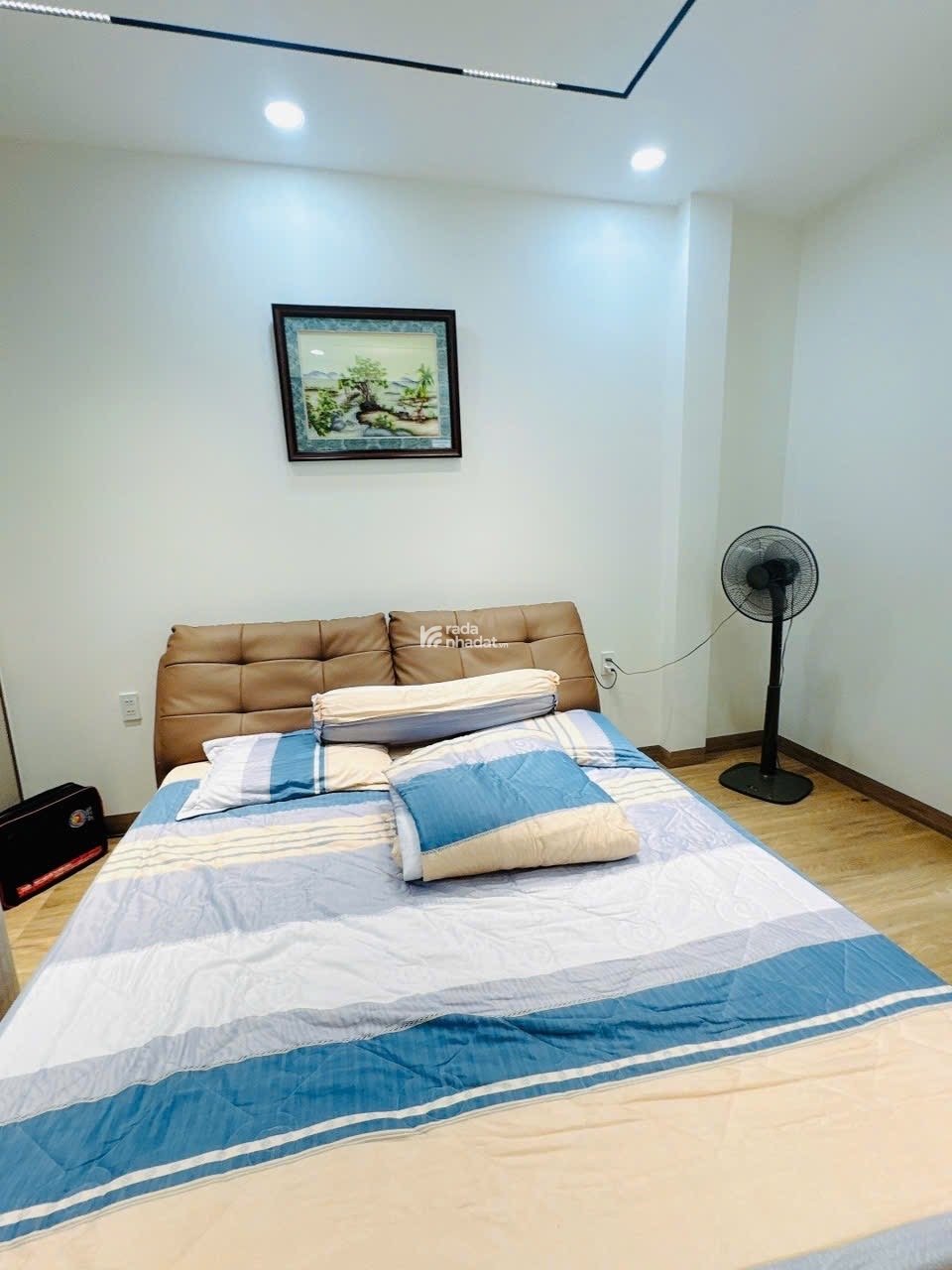 PHẠM VIẾT CHÁNH QUẬN 1 - HXH - DT: 50M2 (3.7x14M) - 4 TẦNG, 4 NGỦ, ĐỦ CÔNG NĂNG