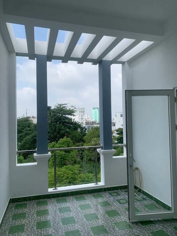 Bán nhà lô góc ngang 5, diện tích 75m2, 4 tầng, . Sân thượng thoáng mát