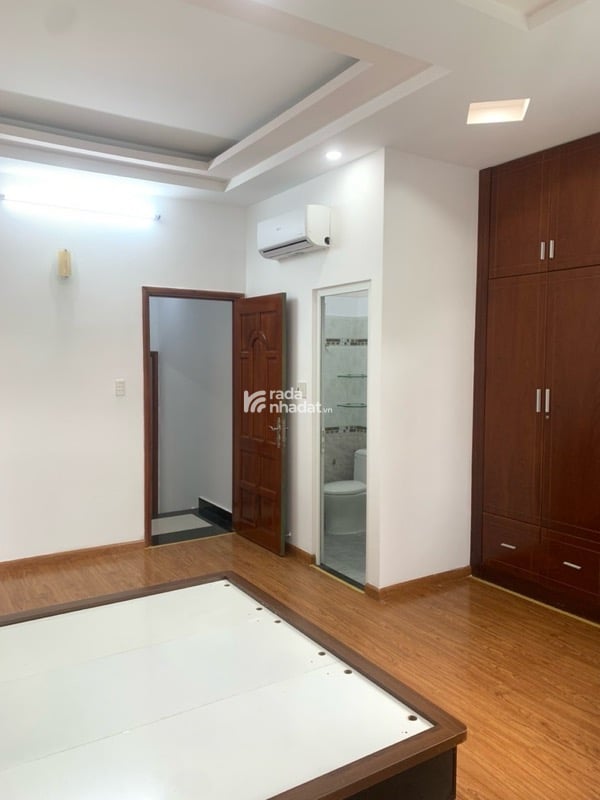 Bán nhà lô góc ngang 5, diện tích 75m2, 4 tầng, . Sân thượng thoáng mát