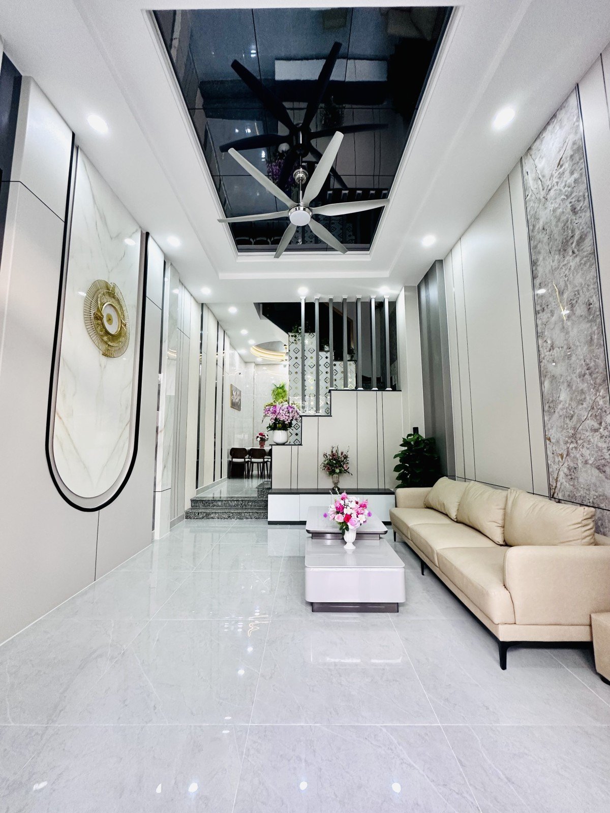 Nhà đẹp 4 lầu bán gấp, hẻm ô tô, đường Trần Thị Trọng, P. 15, Tân Bình, chỉ 6,38 tỷ TL