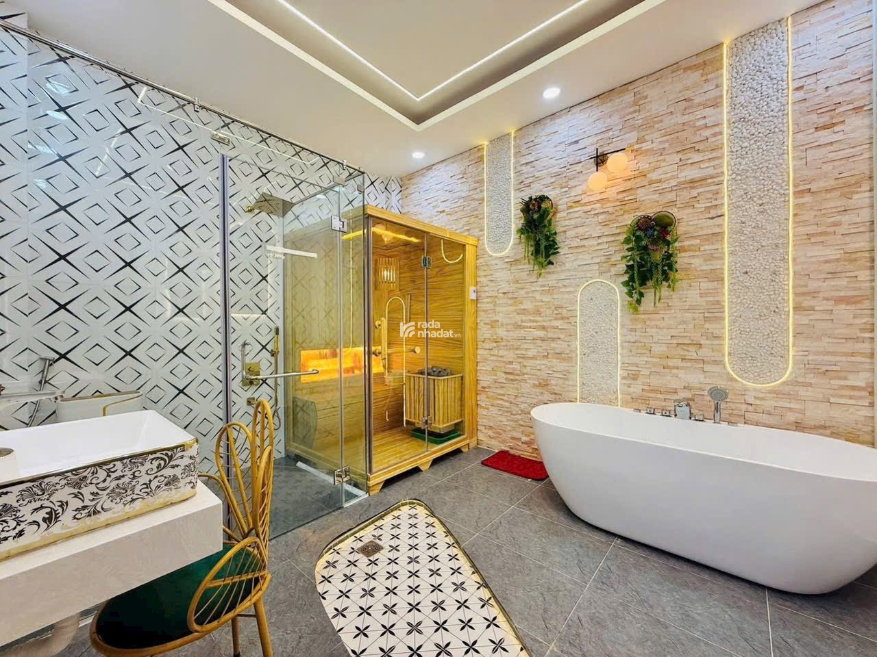 Bán nhà sổ hồng riêng 49,9m2 giá 2tỷ7 đường Phan Huy Ích phường 14 quận Gò Vấp