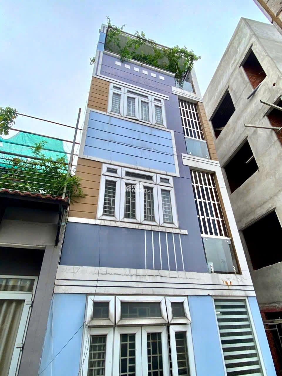 BÁN NHÀ 5 TẦNG NGAY AEON TÂN PHÚ - NGANG 4.3M NỞ HẬU 5M - HẺM 4M - KHU DÂN TRÍ - CHỈ 6.68 TỶ TL 