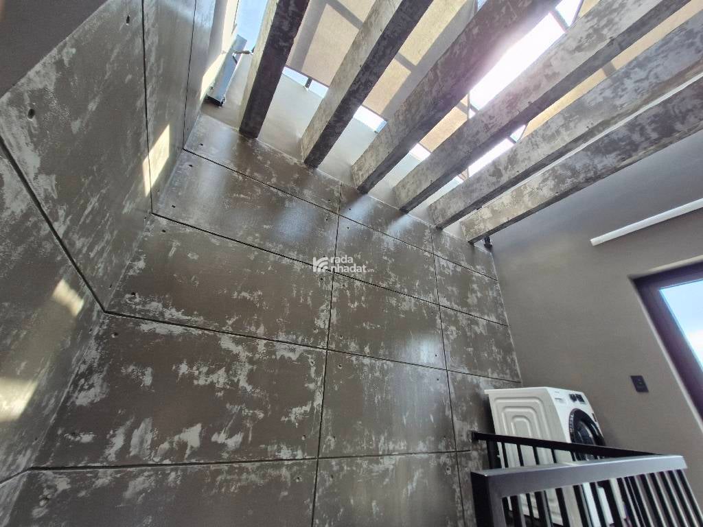 ĐỘC BẢN NHÀ PHỐ INDUSTRIAL - THIẾT KẾ LỆCH TẦNG & THÔ MỘC TINH TẾ - PHÚ HỮU Q9 - 7.5 TỶ